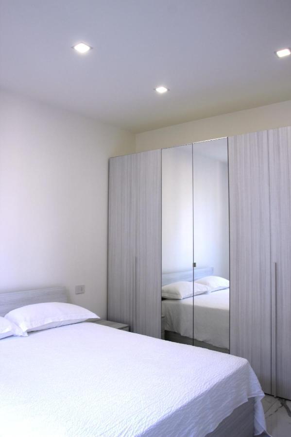 Dreamich - Scavi Romani Apartment Desenzano del Garda Luaran gambar